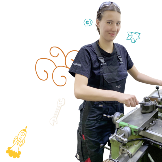 Eine junge Frau vor einem modern gestalteten Hintergrund in VGF-Farben bedient eine Maschine zur Metallbearbeitung.