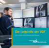 Mitarbeiter in der Leitstelle der VGF vor Monitoren