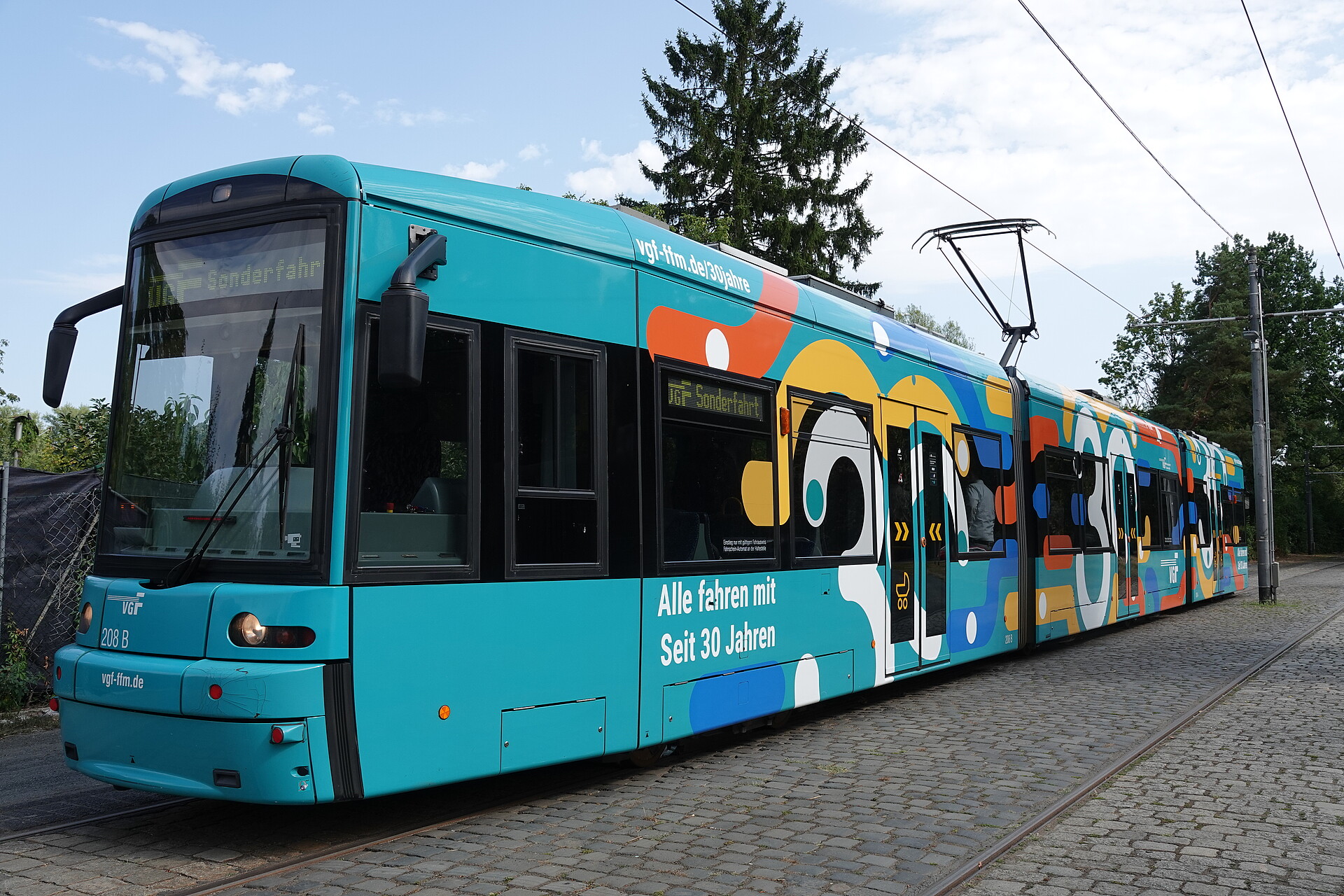 Beklebter S-Bahn Wagen zum 30 jährigen Jubiläum der VGF