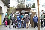 Menschen vor einem VGF-Stand