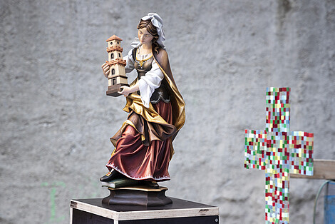 Die heilige Barbara als Statue
