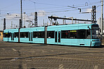 VGF-Bahn Seitenansicht auf einem Betonplatz