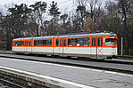 Rot-weiße VGF-Bahn von der Seite