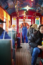 Fahrgäste im Ebbelwei-Expreß