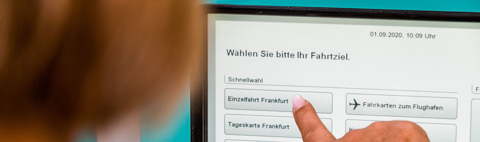 Purchase of a single ticket at the ticket vendor machine