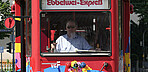 Ebbelwei-Expreß Vorderfront mit Fahrer